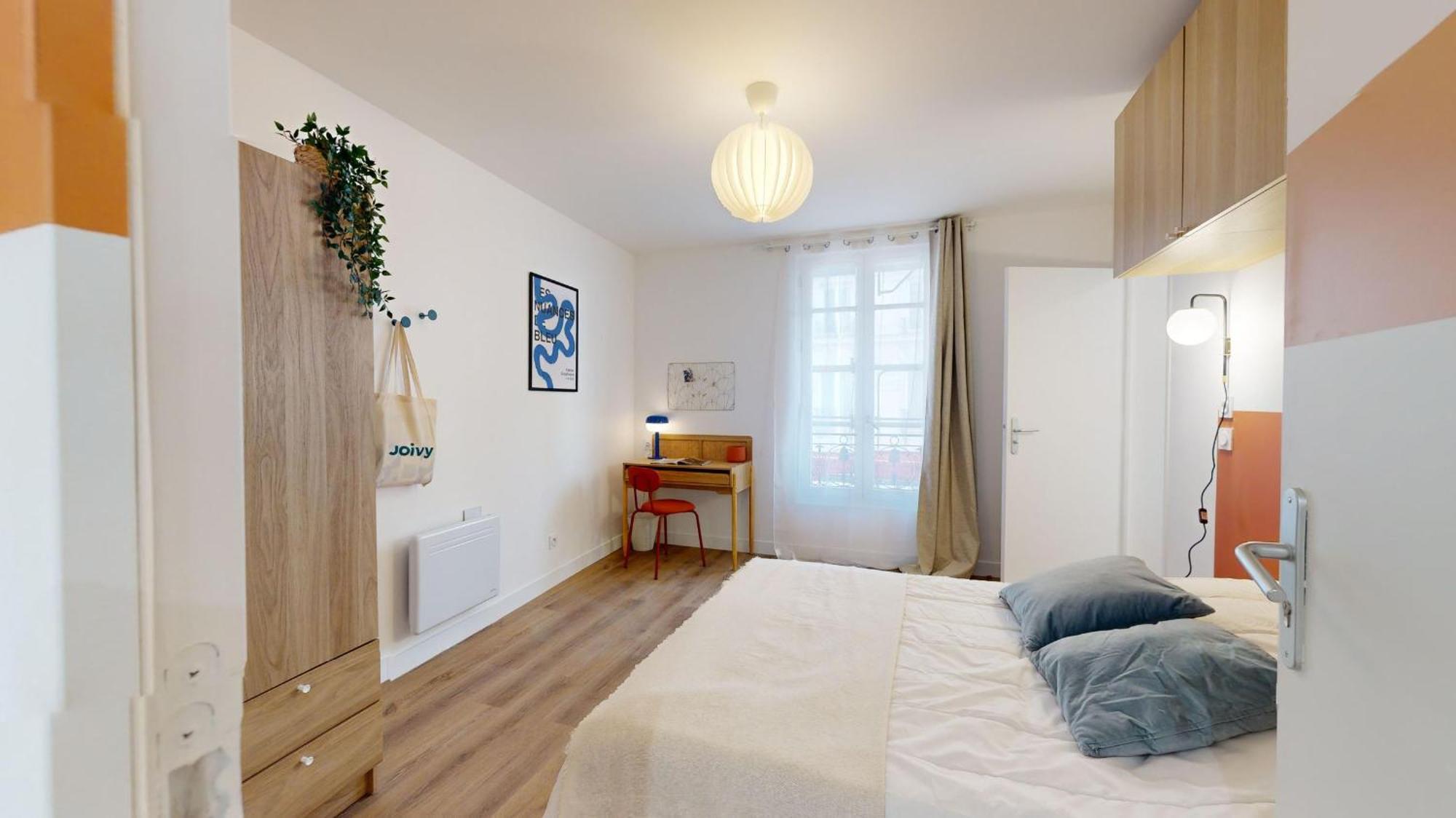 Magnificent Near The Canal Saint-martin Appartement Parijs